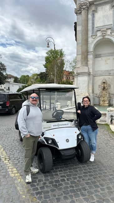 Rome Vespa Experience with Professional Photoshoot - The Role of the Guide: More Than Someone Who Holds a Map