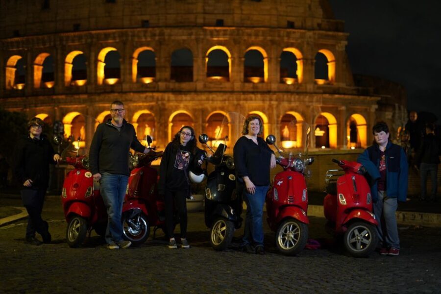 Rome: Vespa Scooter Night Tour with Pro Photographer - Janiculum Hill: the second photo session, plus coffee and viewpoint time