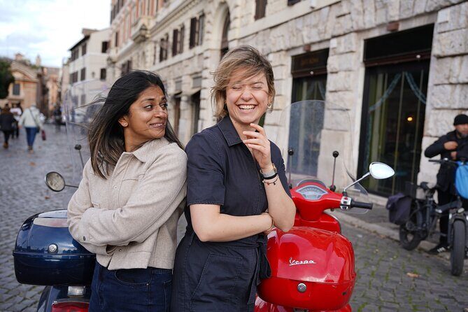 Rome: Vespa Tour with Photographer and Tiramisu treat - Piazza Navona finish and the tiramisu treat