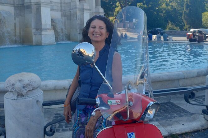 Rome Vespa tour with Pro Photographer - Piazza Navona: Finish With Fountains and Easy Dinner Access