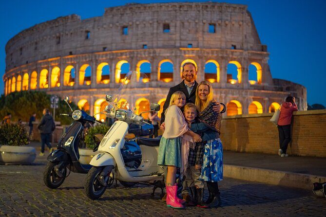 Rome Vespa tour with Pro Photographer - Colosseum Vantage: A Quick Stroll That Makes Photos Easier