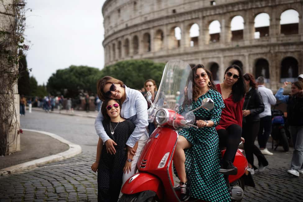 Rome: Vespa Tour with Professional Photographer - Professional Photography: How You Get 20 Edited Photos