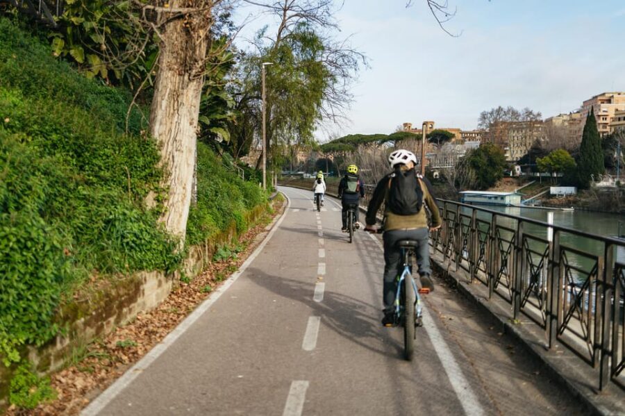 Rome: Villa Borghese, Villa Ada, and Coppedè E-Bike Tour - Where you meet and how you get there fast