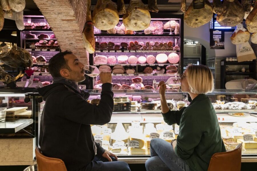 Rome: VIP Golf Cart Food Tour - Da Enzo al 29 in Trastevere: The Jewish-Style Artichoke Stop