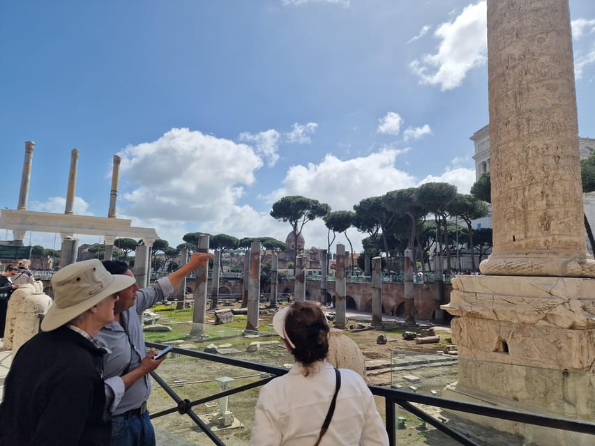 Rome: Walking Tour of World War 2 in Rome - Small-group format: better questions, better pacing
