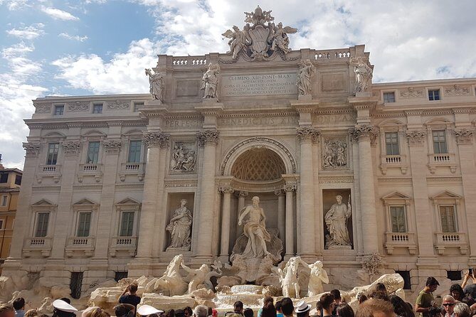 Rome Walking Tour - Spanish Steps, Trevi Fountain, Navona Square & Pantheon - Piazza di Spagna and the Spanish Steps Photo Moment