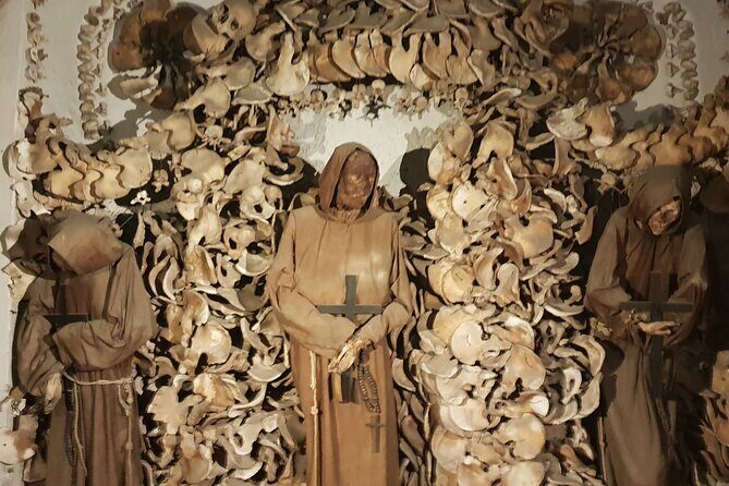 Rome’s Bone Chapel and Catacombs: Skulls, Crypts and City Ride - Transfers and timing: the panoramic bus break you’ll actually appreciate