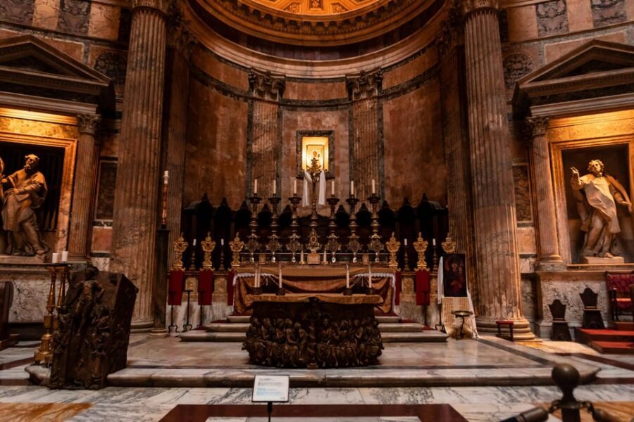 Rome:St. Peter's Basilica Tour, Exclusive Underground Access - Back inside: touring St. Peter’s Basilica with a guide for context