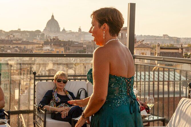 Rooftop Bar Opera Show: The Great Beauty of Rome - Weather reality: sun, wind, and light rain that doesn’t stop the set