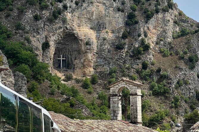 Saint Rita of Cascia and Roccaporena Private Day Tour from Rome - Monastero di Santa Rita da Cascia: The Eucharistic Miracle and the Thorn Story