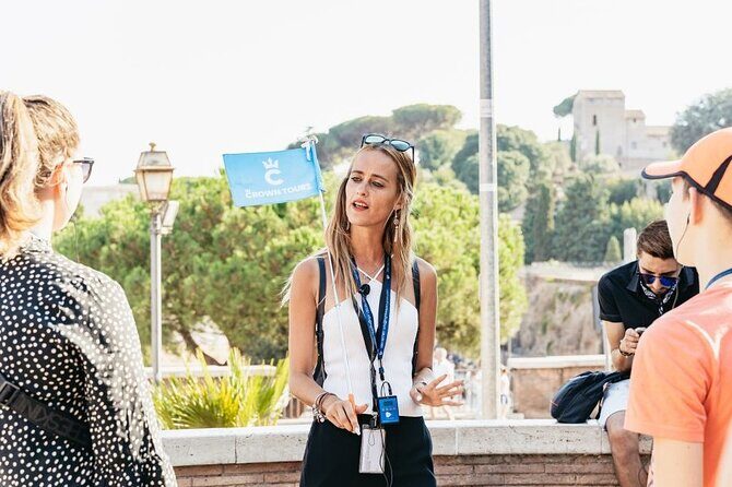 Secrets of Rome Walking Tour of Rome’s Most Popular Sites - Trevi Fountain: Hanging Out with the Right Frame