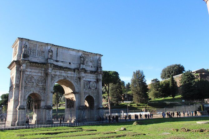 Semi-private tour: Colosseum & Ancient Rome VIP - Palatine Hill in 30 minutes: founders, myths, and vantage points