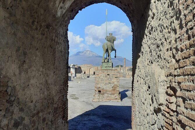 Semi - Private Tour of Pompeii with an Archaeologist - Skip the crowds, but keep expectations realistic