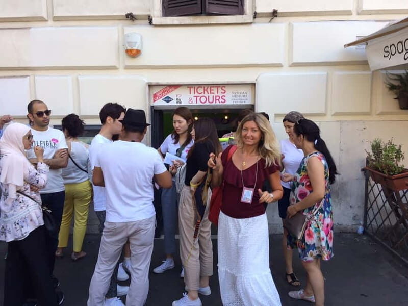 Semiprivate Guided Tour of Vatican Museums & Sistine Chapel - Dress code and your documents: small rules with big impact