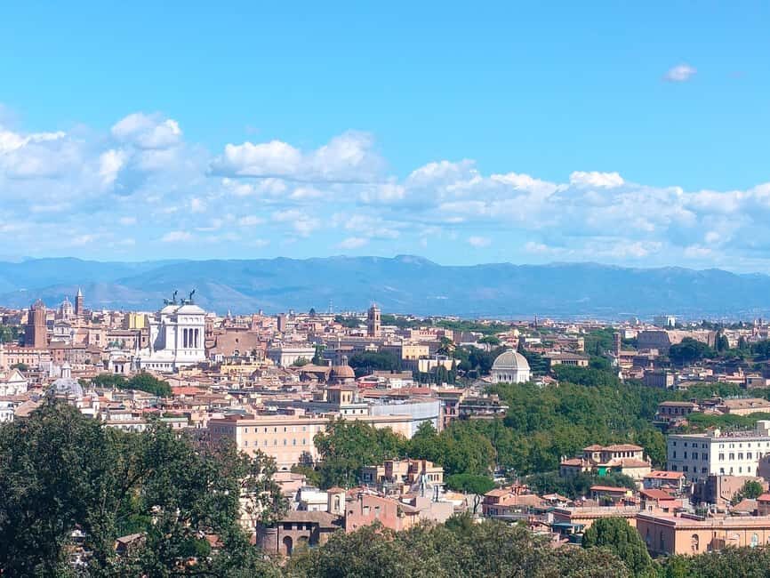 Sette colli tour - Fontana dell’Acqua Paola and then Trastevere, wind in your face