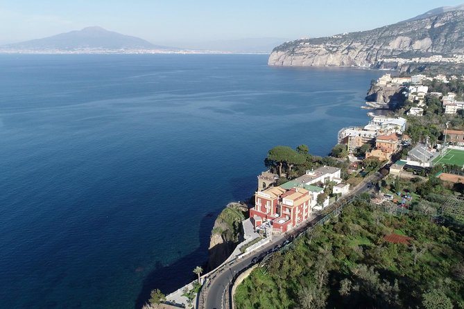 Shared Transfer from Naples Airport to Sorrento - How the Naples Meet-Up Actually Works