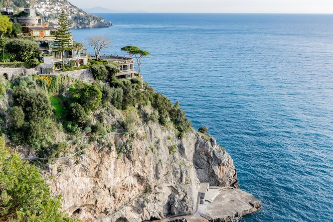 Shared Transfer from Naples Airport to Sorrento - A Shared Shuttle Means Real Group Logistics