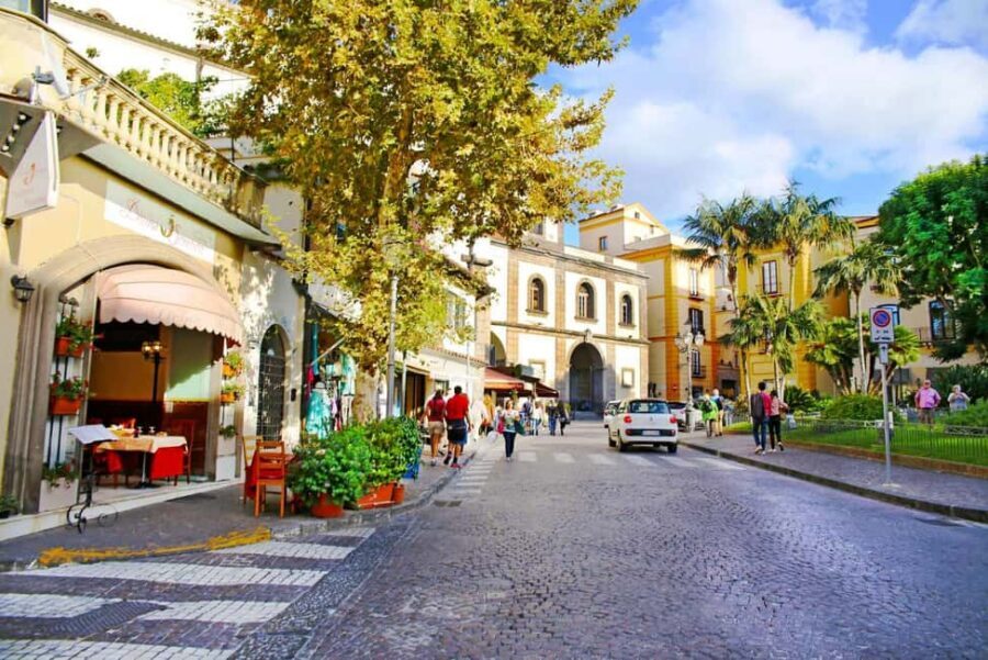 Shore Excursions: Amalfi Coast and its 3 Marvelous Towns - Sorrento on your feet: walking tour, then shop and wander