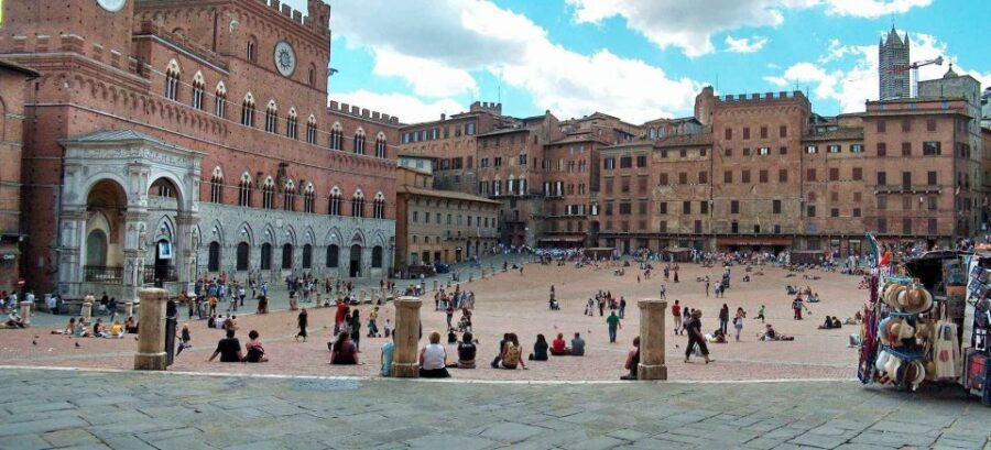 Siena & San Gimignano Day Tour & Wine Tasting from Rome - Monteriggioni’s walls: a medieval photo stop with a wine break