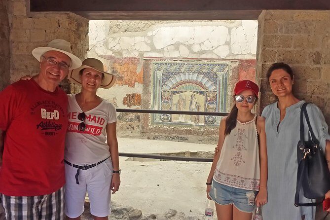 Skip-the-line Ancient Herculaneum Highlights Exclusive Tour with Private Guide - Roman houses and shop details you can actually visualize