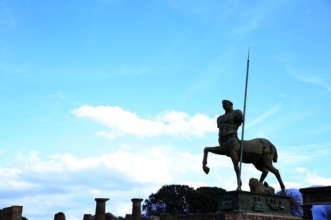 Skip-the-Line Best of Pompeii in one Day Tour w Local Guide & new opened houses - Key highlights I’d bet on