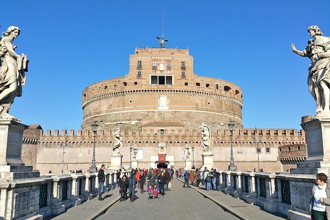 Skip-the-line Castle Sant'Angelo Museum & Bridge private Guided Tour in Rome - Ponte to fortress viewpoints: getting your photos without turning it into a race