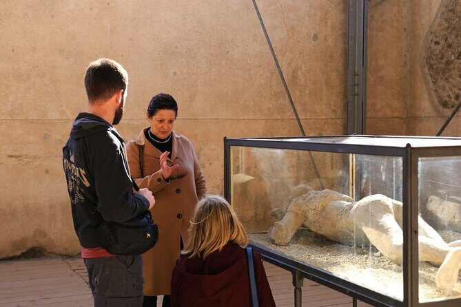 Skip-the-line Exclusive Private Full-Day Complete Ancient Pompeii Guided Tour - Pompeii Archaeological Park: getting your bearings before you hit the houses