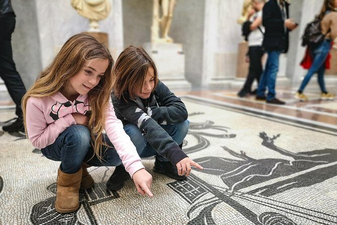 Skip the Line Kids Tour of the Vatican and Sistine Chapel - Vatican Museums with kid games: from ancient sculptures to Raphael Rooms