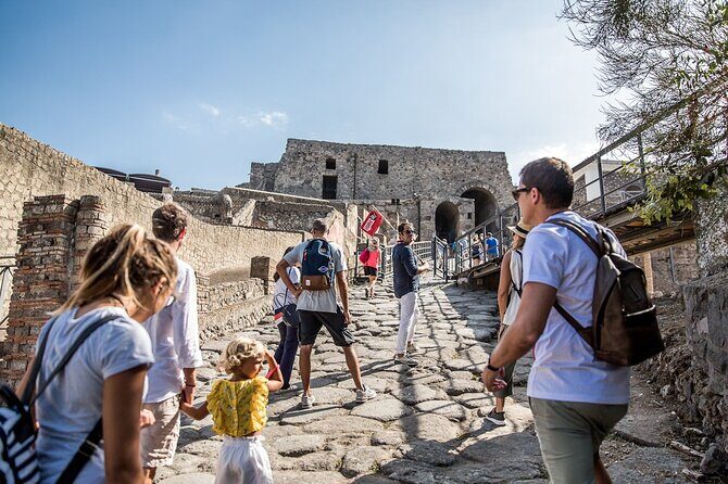 Skip-the-Line Pompeii Guided Tour from Naples - Naples pickup and coach logistics: how to avoid the frustrating moments