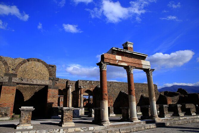 Skip the Line Pompeii Tour For Kids and Families w Special Guide - Meeting at Hotel Vittoria and Choosing the Best Start Time