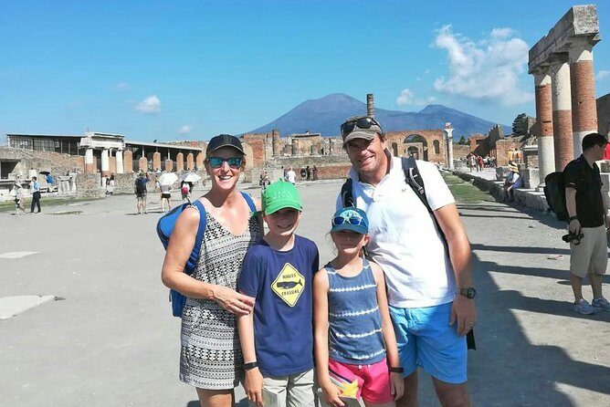 Skip-the-Line Pompeii Tour for Kids with an Archaeologist - Key things that make this Pompeii kids tour work