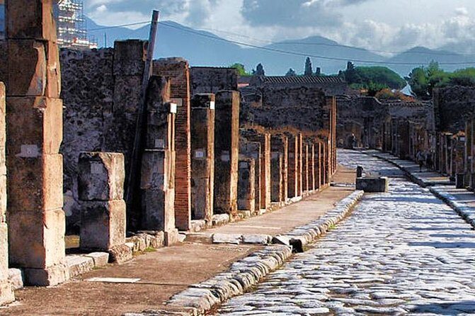 Skip the Line Private Pompeii Guided Tour - Granai del Foro: Storage, Supply, and Why Cities Function