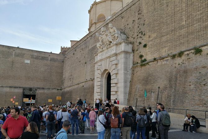 Skip-The-Line: Sistine Chapel & Vatican Tour with A Guide - Skip-the-line in the real world: what you’re saving time for