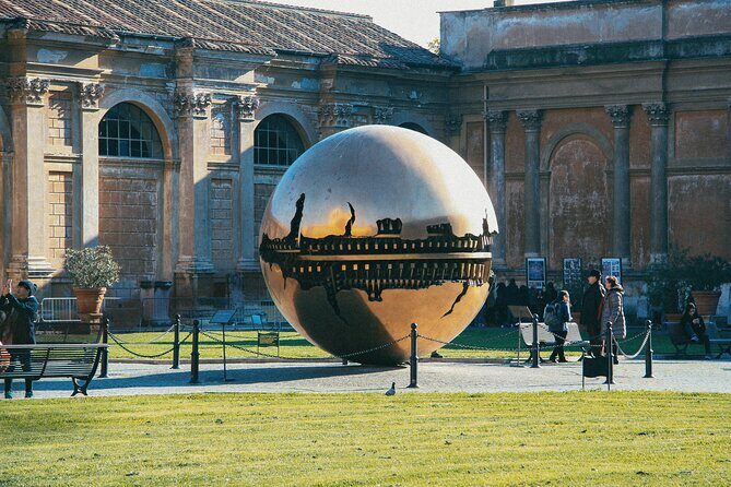 Skip the line Tickets to the Vatican Museums and Sistine Chapel - Meeting point: Via Sebastiano Veniero 5 and how to avoid confusion