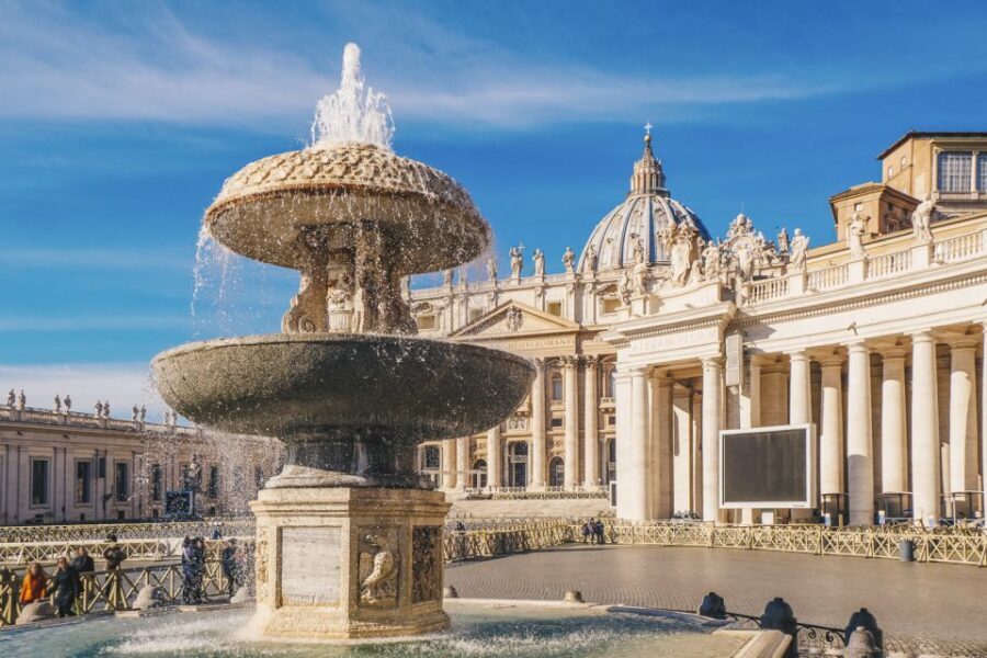 Skip the line Vatican Museum Sistine & St.Peter Private Tour - Vatican Museums: the rooms that make the art click