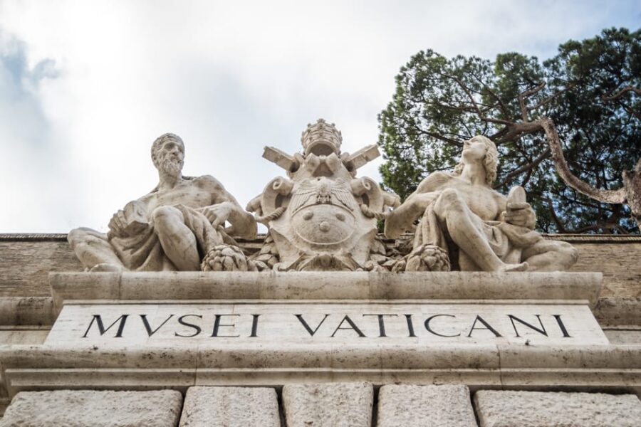 Skip-The-Ticket-Line Vatican Museums & Sistine Chapel Entry - Vatican Pinacoteca courtyard and the papal art collection feel