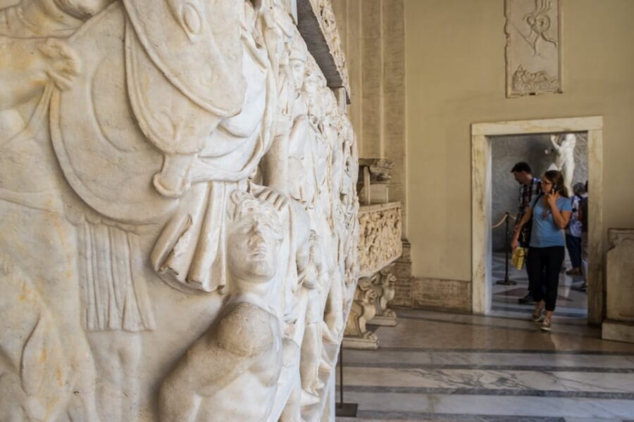 Skip-The-Ticket-Line Vatican Museums & Sistine Chapel Entry - Raphael Rooms and the Vatican Biblioteque: the pope’s private-world vibe
