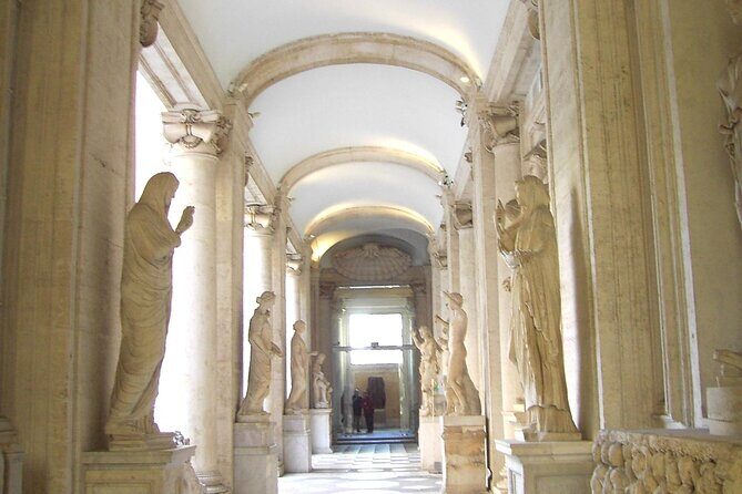 Small group: Capitoline Museums - Capitoline Venus and Dying Galata: beauty and tragedy in the same breath