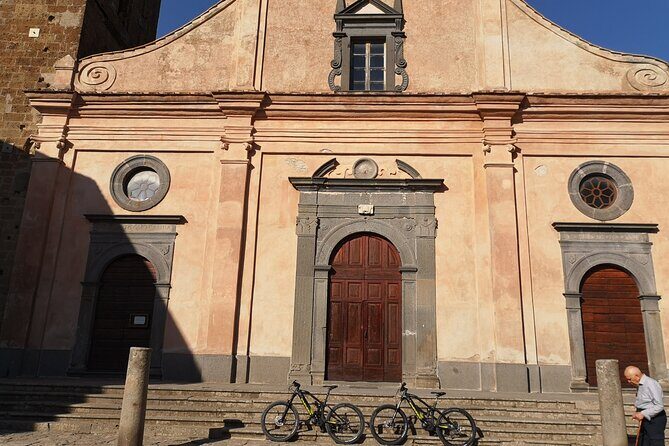 Small Group E-bike Experience from Orvieto to Civita with Lunch - Stop 1: Civita di Bagnoregio lookout, bridge walk, and tastings