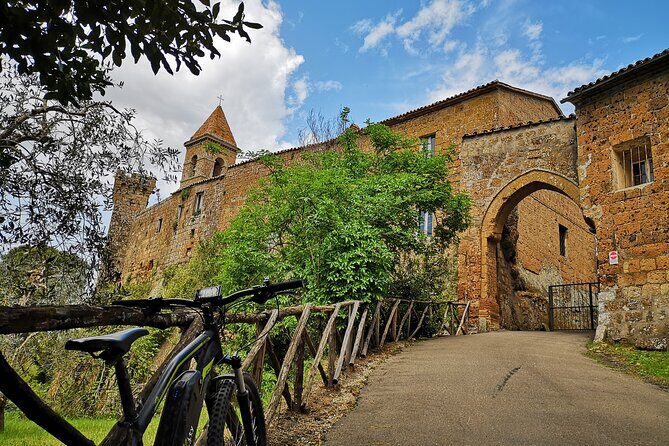 Small Group E-bike Experience from Orvieto to Civita with Lunch - Your ride time, pace, and what to expect from the group