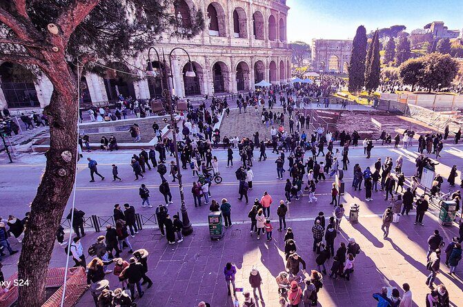 Small Group Guided Tour Of Colosseum, Roman Forum & Palatine Hill - What your guide experience can really feel like (Gabby, Benjamin, and the headset issue)