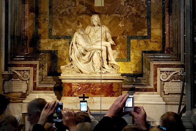 Small Group Guided Tour of St Peter Basilica and Cupola - St Peter’s Basilica: the one-hour route that actually teaches you what you’re seeing