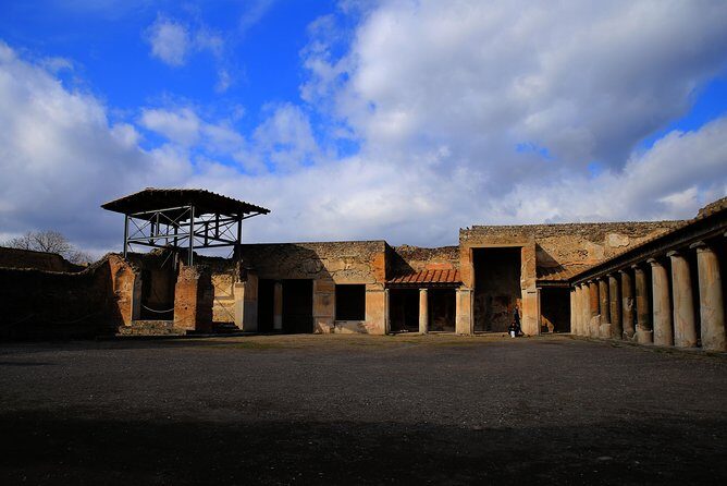 Small Group Guided Walking Tour of Ancient Pompeii Highlights - Key things to know before you go