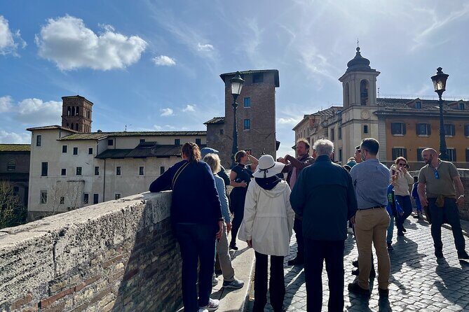 Small Group Rome's Jewish Ghetto and Trastevere Tour - Il Portico di Ottavia: When Buildings Become a Timeline