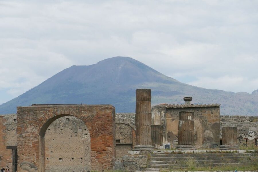 Sorrento: Pompeii and Mount Vesuvius Tour with Skip-the-line - Getting ready: what to bring and what to expect