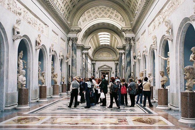Special First Entry Vatican Museums Small Group Tour - Raphael Rooms: where time feels different