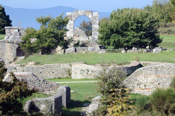 Spello: a journey through flowers, mosaics and ancient Roman ruins - Spello’s Floral Streets and Roman Remains in Two Hours