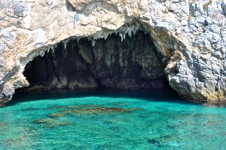 Sperlonga: Boat Cruise to the Blue Grotto with Swimming - Torre Truglia and the photo finish back in Sperlonga