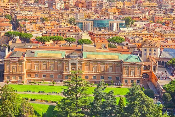 St. Peter's Basilica Dome to Underground Grottoes Tour - Headsets and group size: why this tour feels smoother than solo
