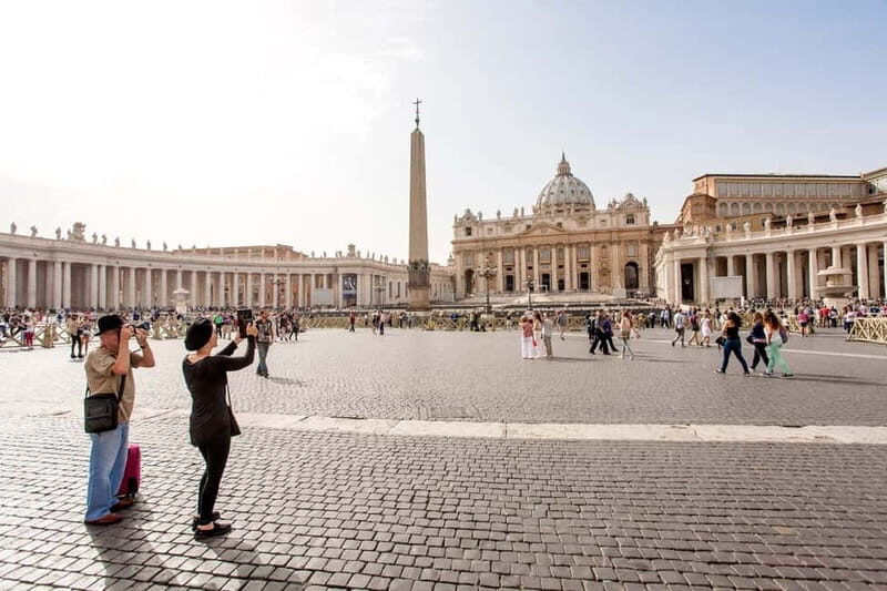 St Peter's Basilica Express Guided Tour with Dome Climb - Queues and timing: what to expect even with an express plan
